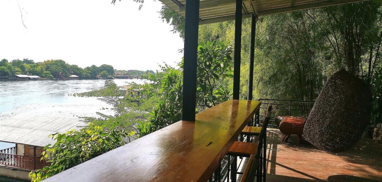 T & T Hostel Kanchanaburi City Exteriör bild
