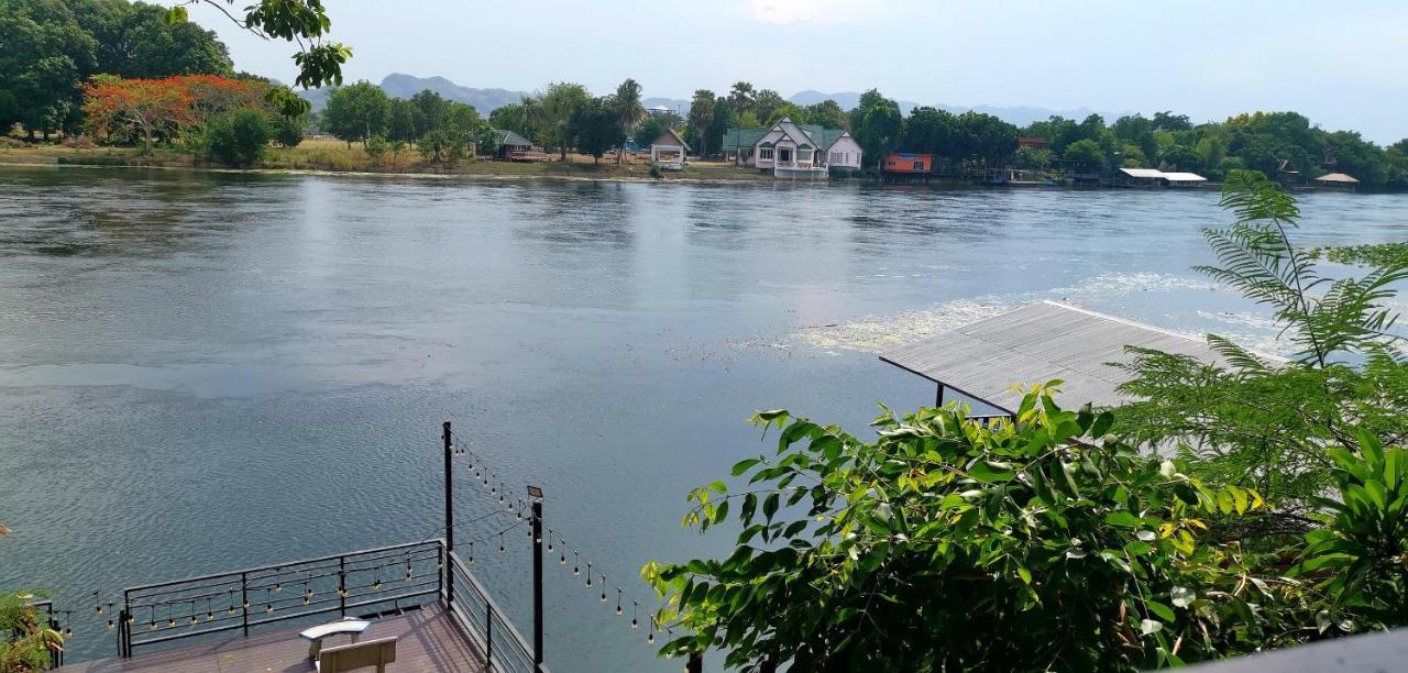T & T Hostel Kanchanaburi City Exteriör bild