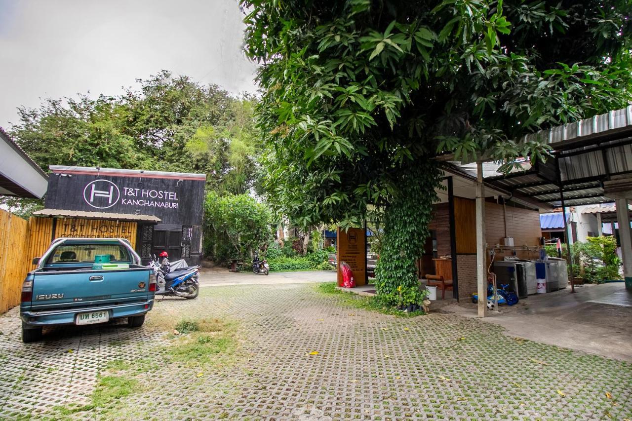 T & T Hostel Kanchanaburi City Exteriör bild