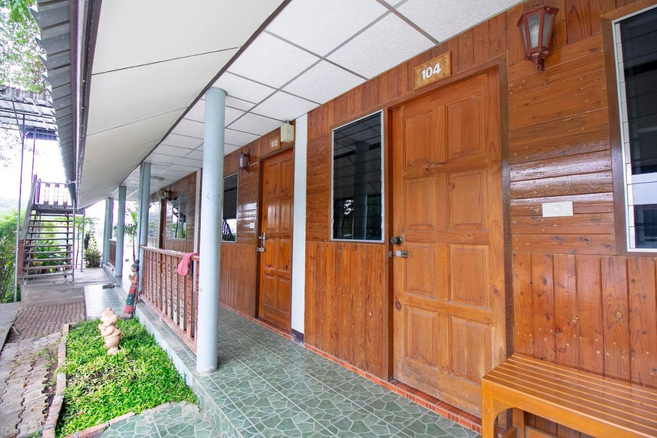 T & T Hostel Kanchanaburi City Exteriör bild