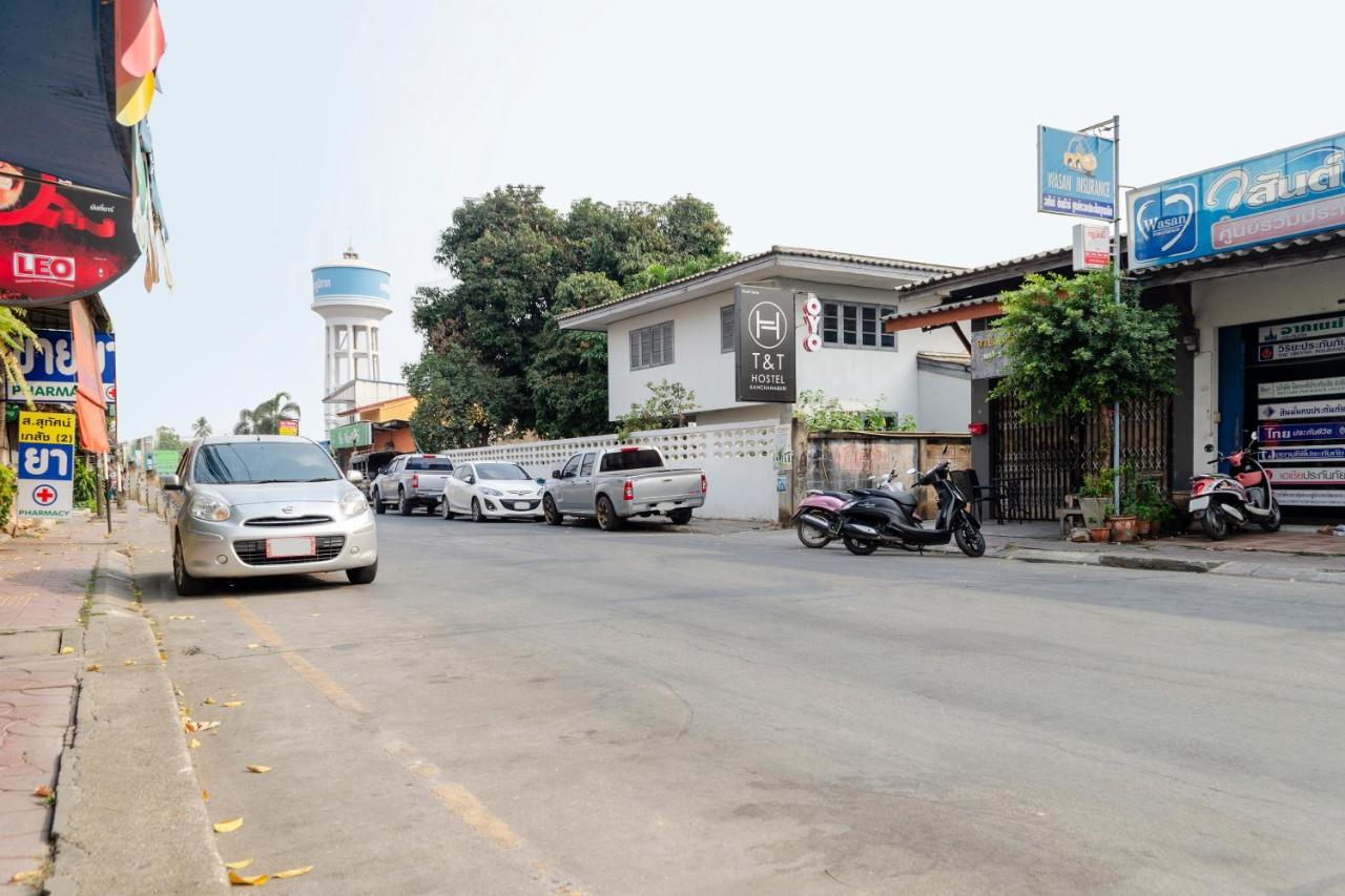 T & T Hostel Kanchanaburi City Exteriör bild