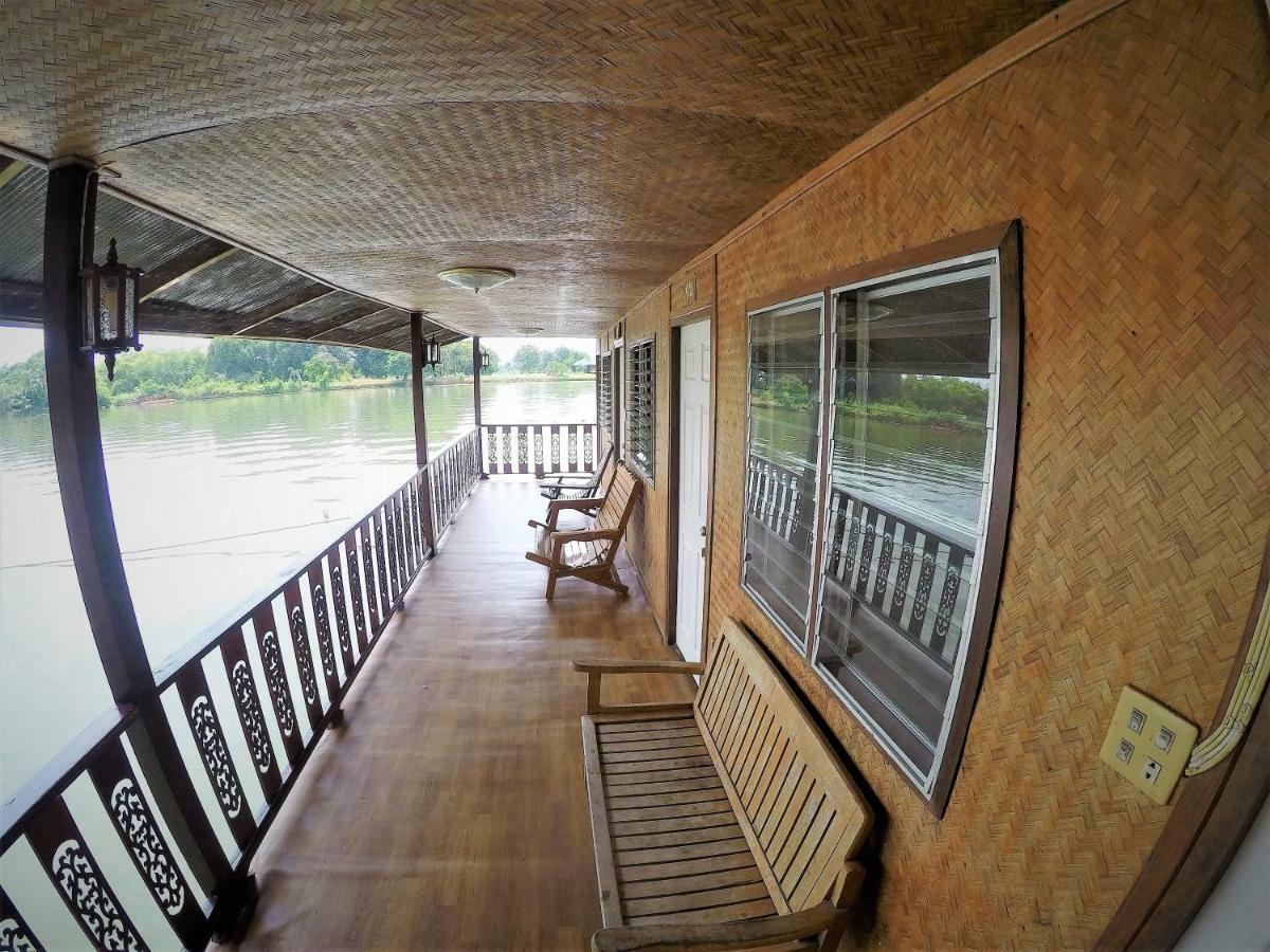 T & T Hostel Kanchanaburi City Exteriör bild